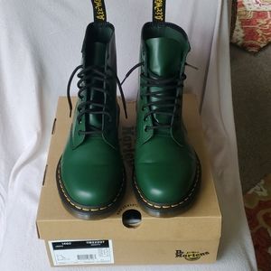 Dr. Martens Air Wair Green Leather Size 11M.